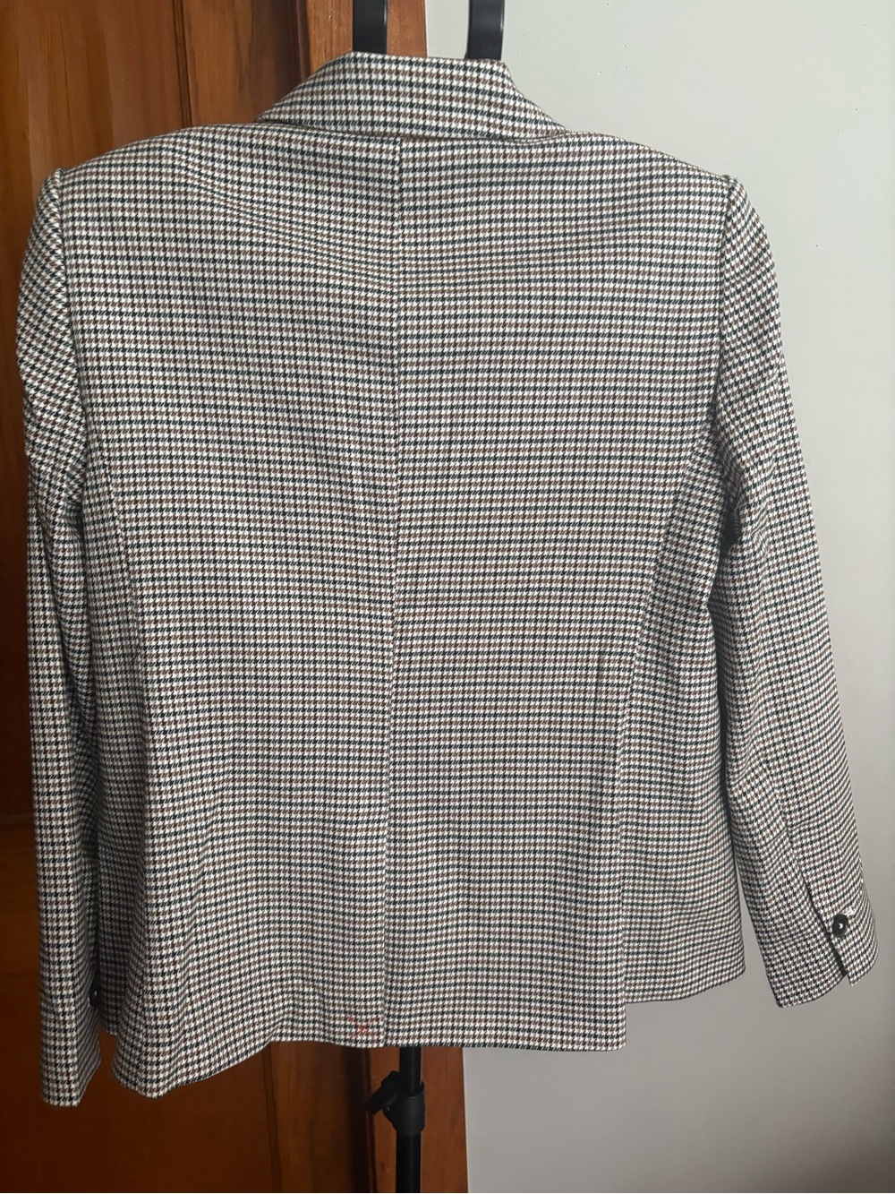 Ann Taylor Factory Petite Houndstooth Blazer — Size 12P - Picture 6 of 8